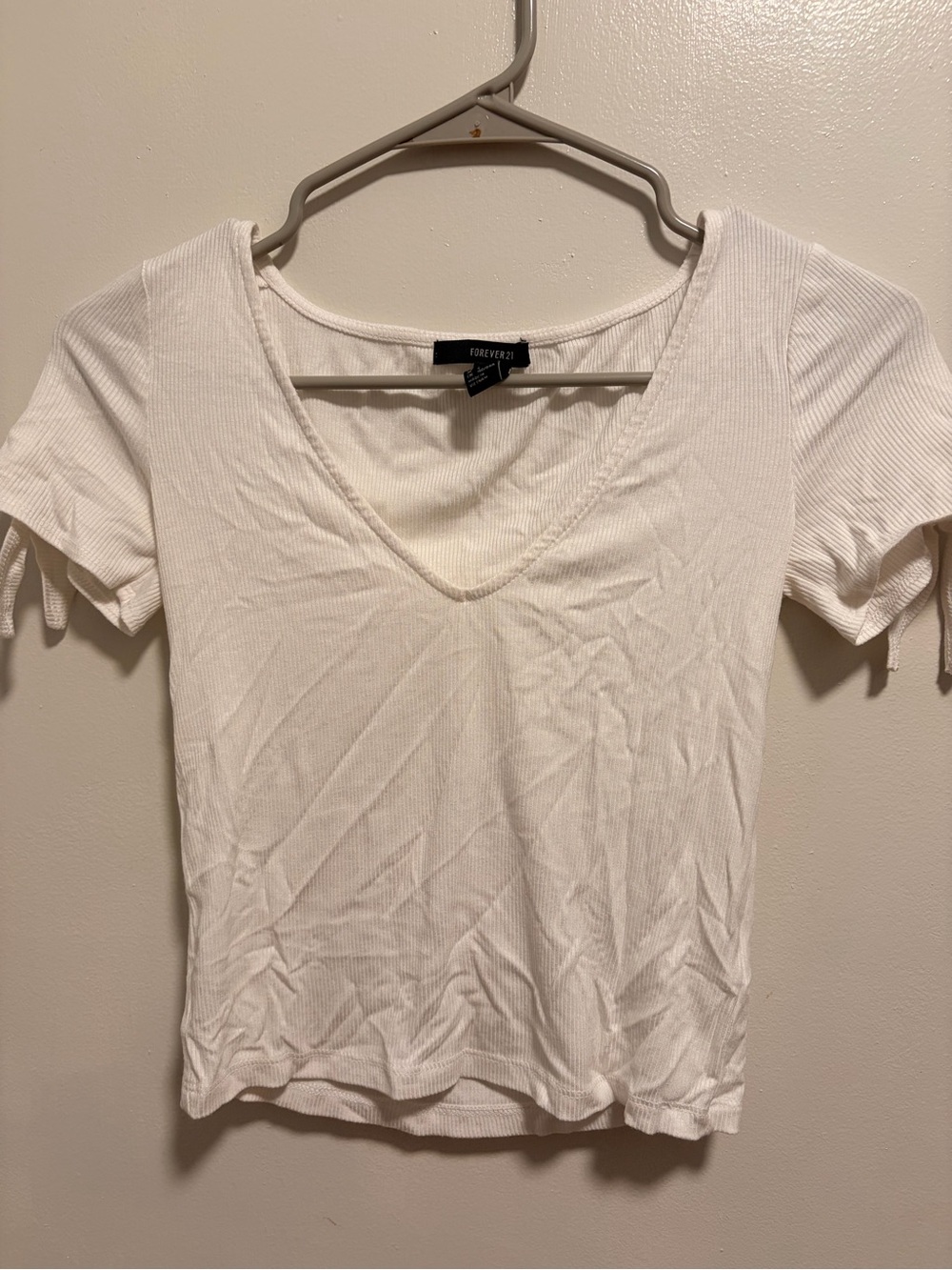 Forever 21 White Ribbed V-Neck Short Sleeve Tee